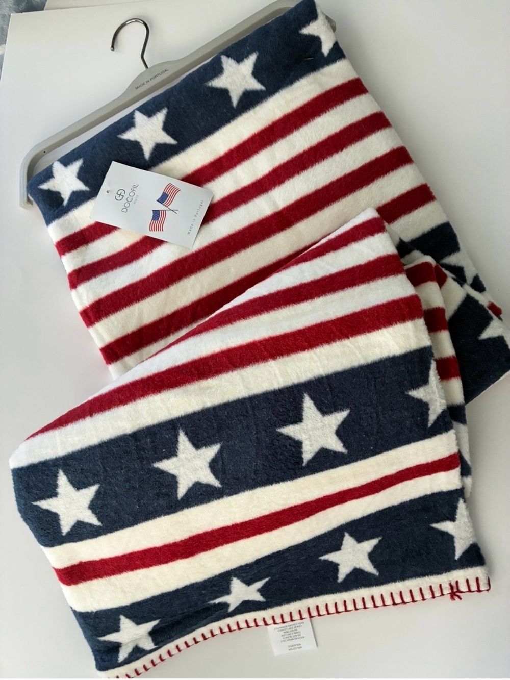 Patriotic throw, 51"x67" 60%cotton,40% acrylic, new w/tags, made in Portugal $35